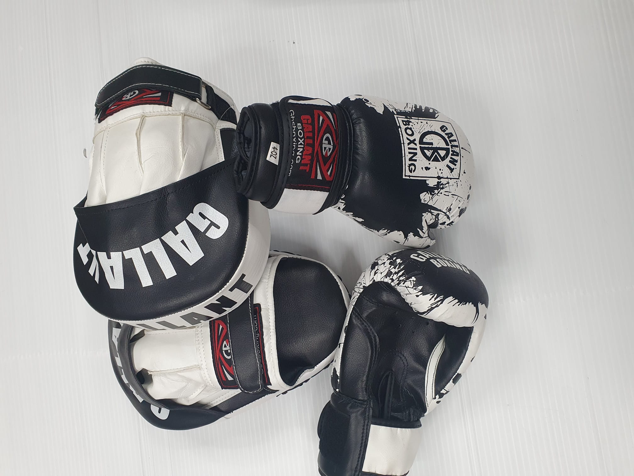 gloves with focus pads 3