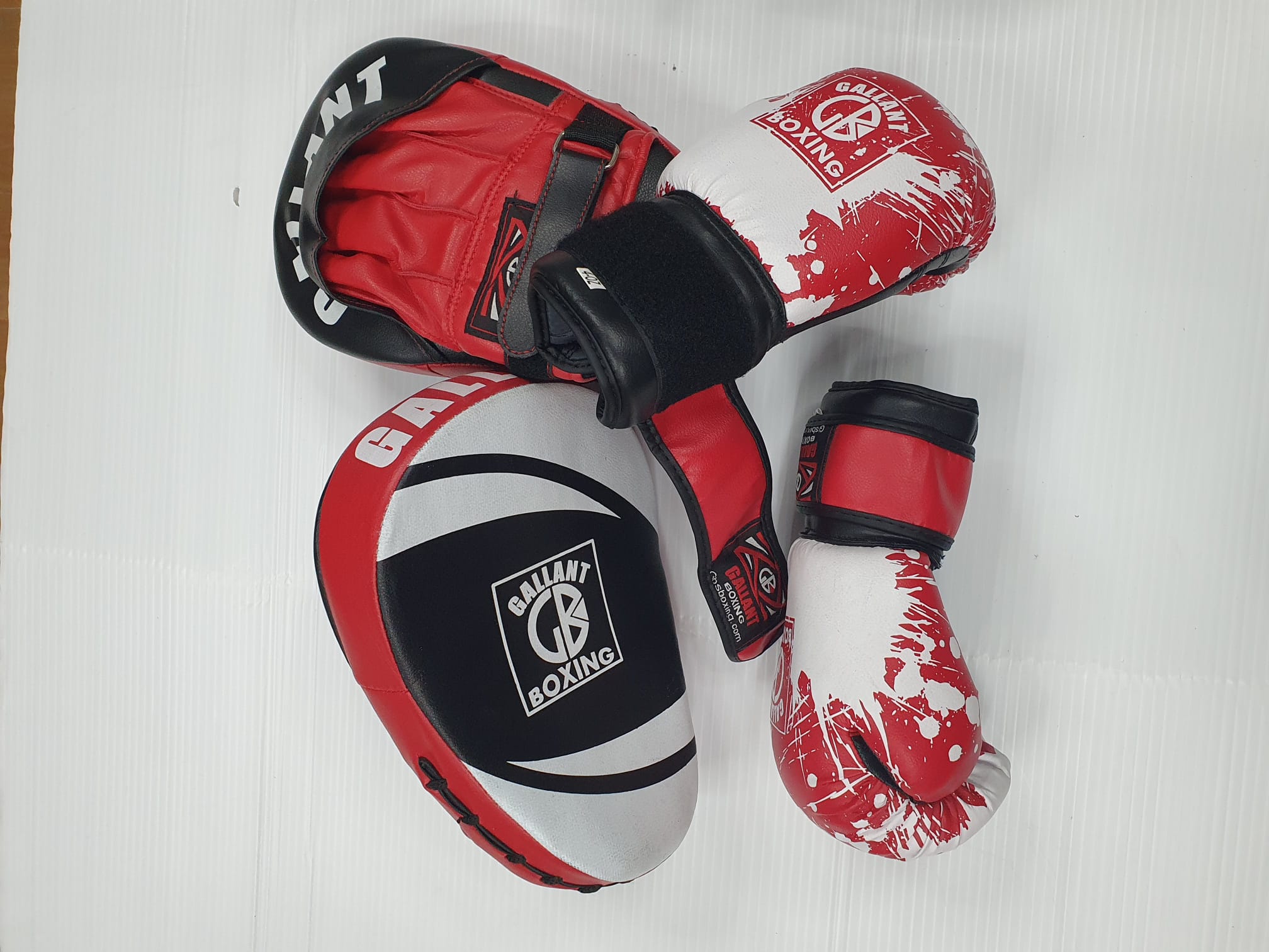 gloves with focus pads